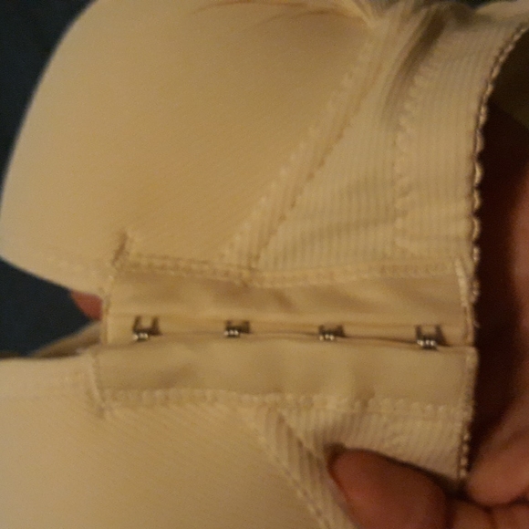 Bras - Picture 3 of 3